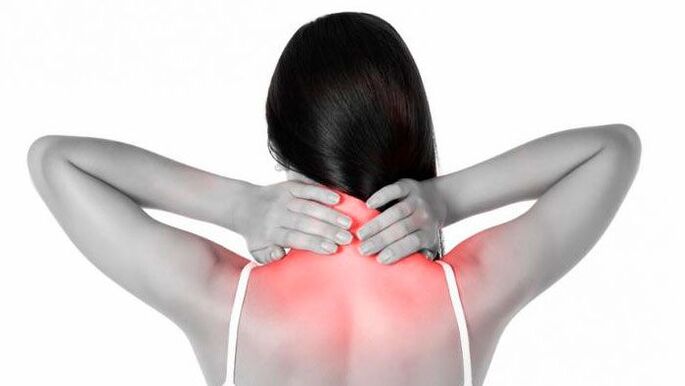 Dolor de cuello y hombros asociado con osteocondrosis cervical