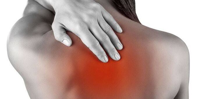 Dolor de espalda con osteocondrosis torácica. 